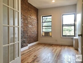 Building Photo - BEDFORD AVENUE / Amazing 3-Bed 1-Bath / Cr...