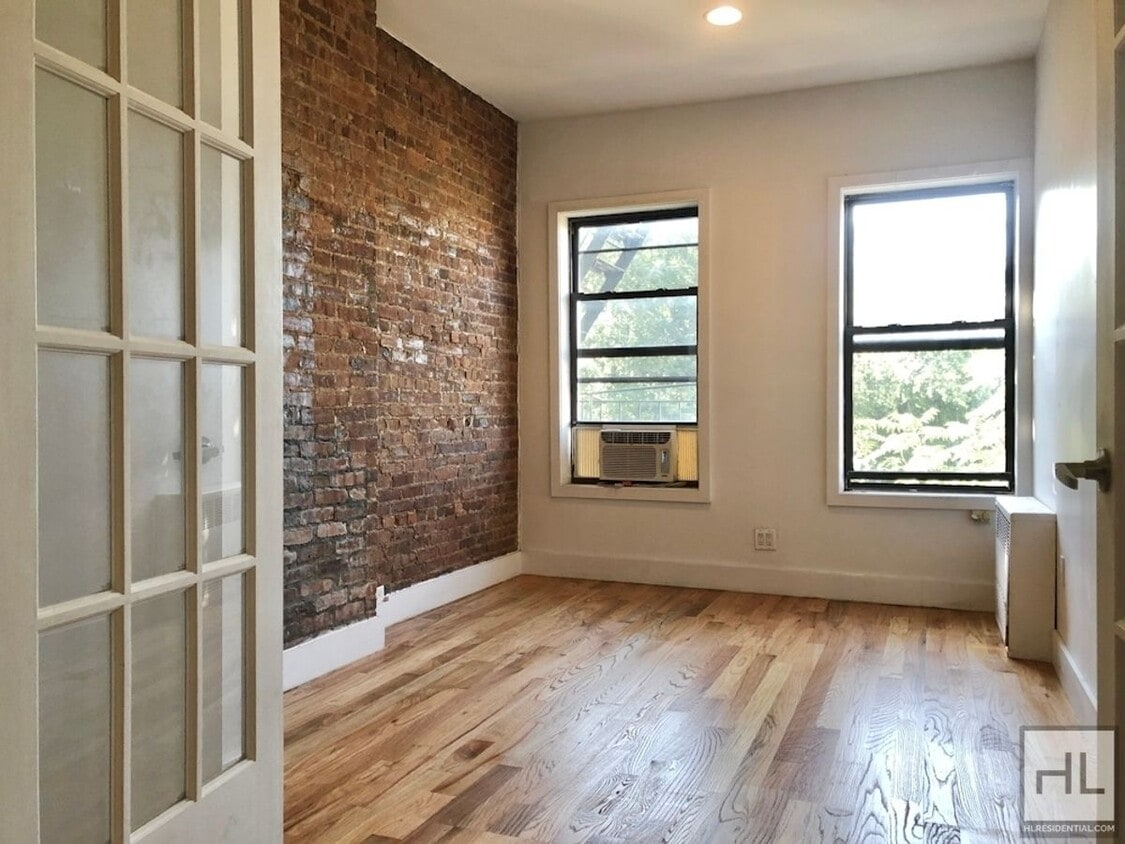 Primary Photo - BEDFORD AVENUE / Amazing 3-Bed 1-Bath / Cr...