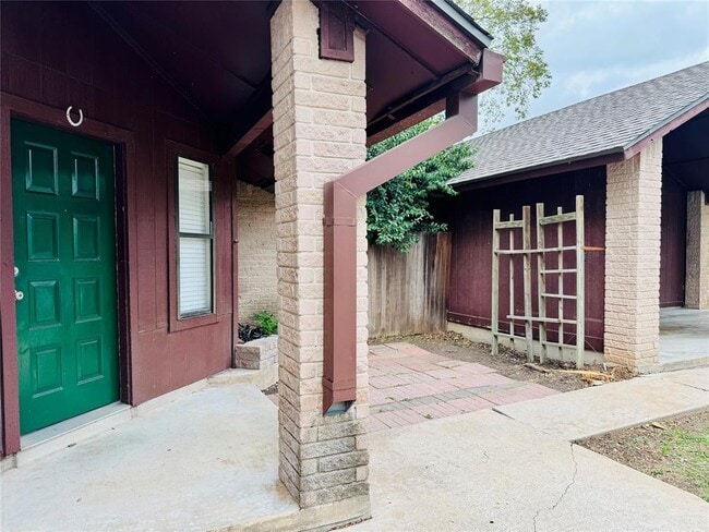 Building Photo - 907 Milford Way