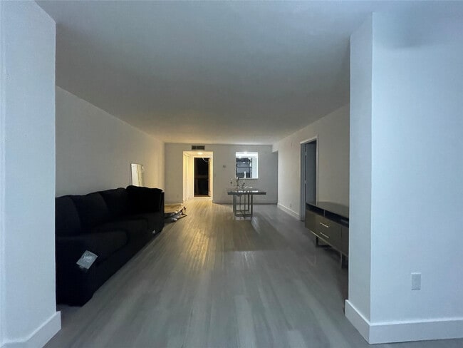 Foto del edificio - 7460 NW 18th St