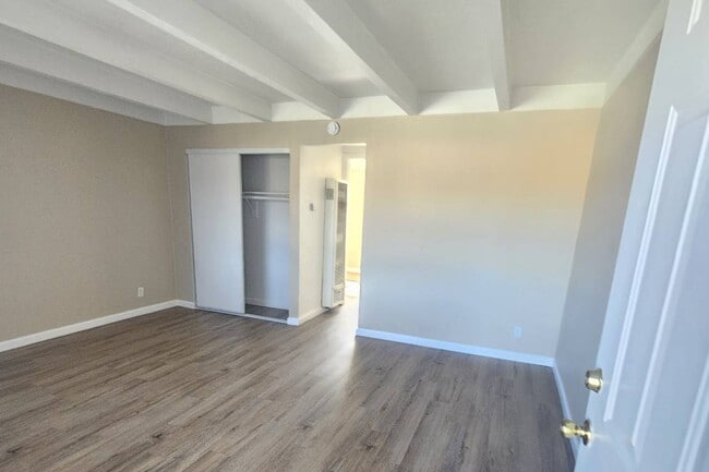 Building Photo - Oakridge Apartments