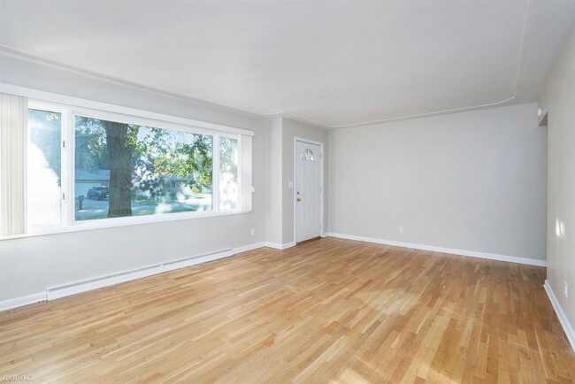 Building Photo - 3 br, 2.5 bath House - 139 Fairway Dr