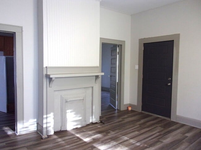 Building Photo - 311 Hasty St