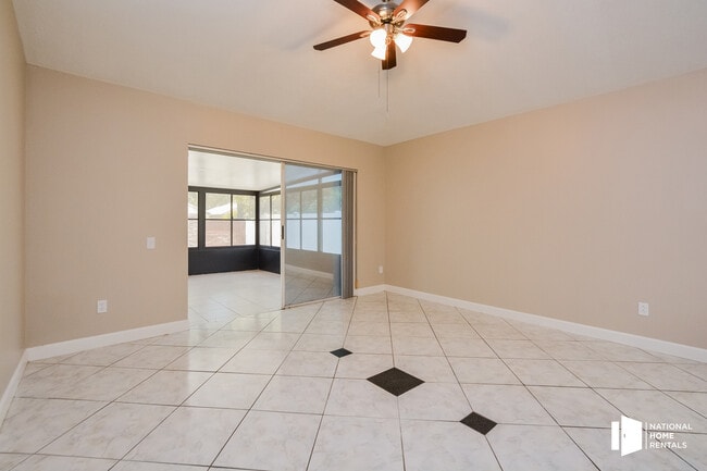 Building Photo - 10516 Cherry Oak Cir