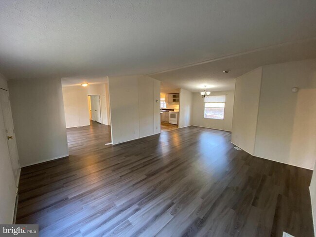 Foto del edificio - 12292 Birkdale Rd