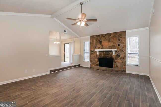 Foto del edificio - 125 Whitney Way