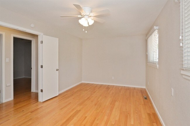 Building Photo - 361 S Wheeling Way