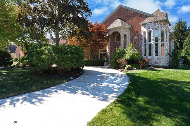 Foto del edificio - 833 Lakewood Dr