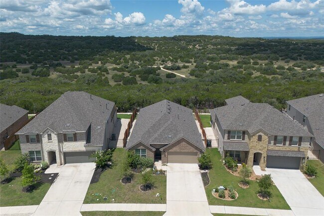 Foto del edificio - 6808 Cliff Rose Dr