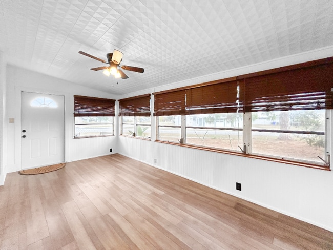 Building Photo - 8405 Aero Ave