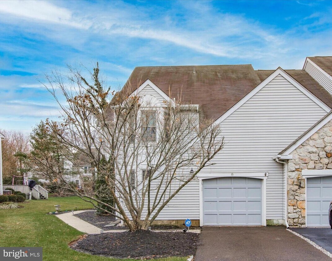 8 Sweetwater Cir, Ambler, PA 19002 Townhome Rentals in Ambler PA