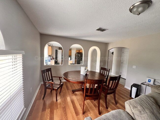 Building Photo - 14126 Econ Woods Ln