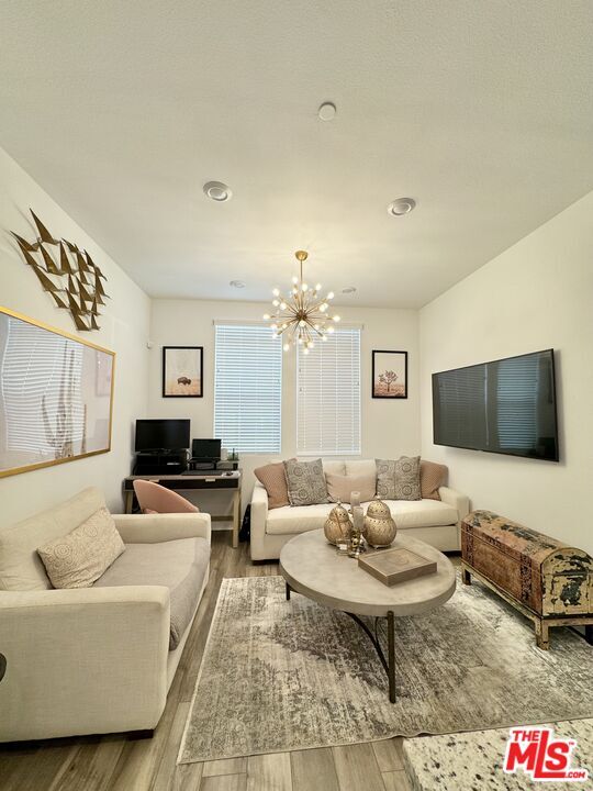 Foto del edificio - 26976 W Prospector Rd