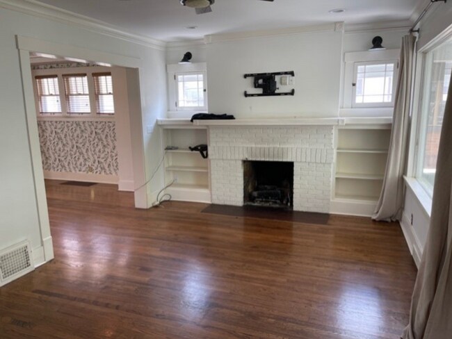 Foto del edificio - Updated 2-Story with Finished Basement & F...