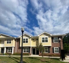 Building Photo - 290 3rd St