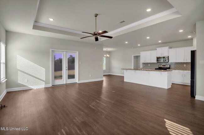 Foto del edificio - 8025 Crawford Dr