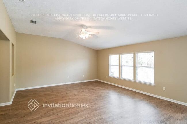 Building Photo - 11633 Brian Lakes Dr N