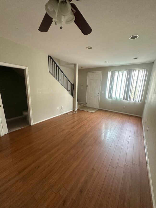 Building Photo - 9635 Woodman Ave