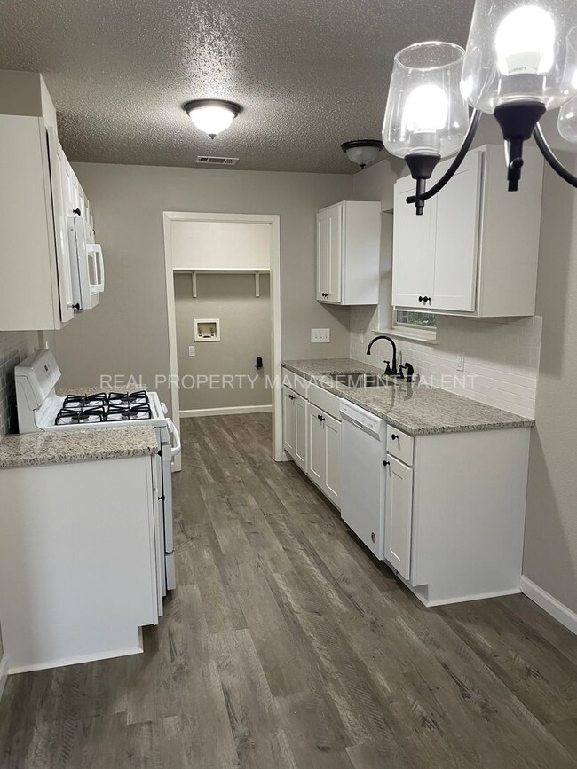 Building Photo - 3 Bedroom, 2 Bathroom House for Rent in Ma...
