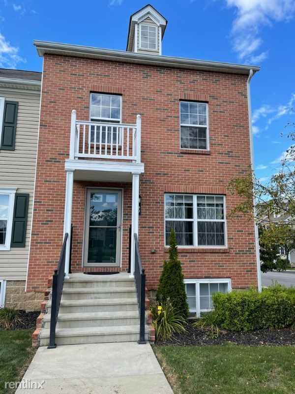 Primary Photo - 2 br, 3 bath Townhome - 90 Highbluffs Blvd