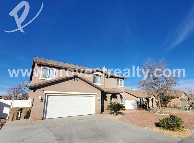 Building Photo - 4 Bed, 3 Bath Oak Hills Home!!