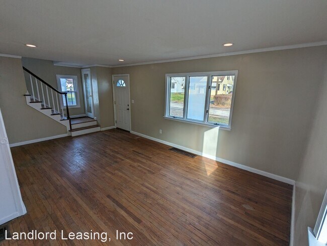 Building Photo - 3 br, 1 bath House - 208 15th Street