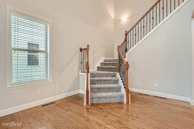 Building Photo - 4 br, 2.5 bath House - 1867 Ruby Mountain ...