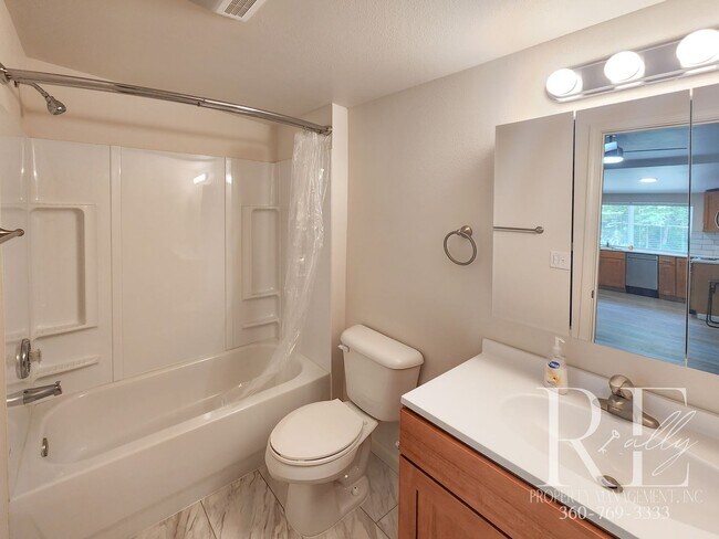 Foto del edificio - Remodel with Water View | 2BR Near Annapol...