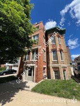 Building Photo - 210-214 Dupage St