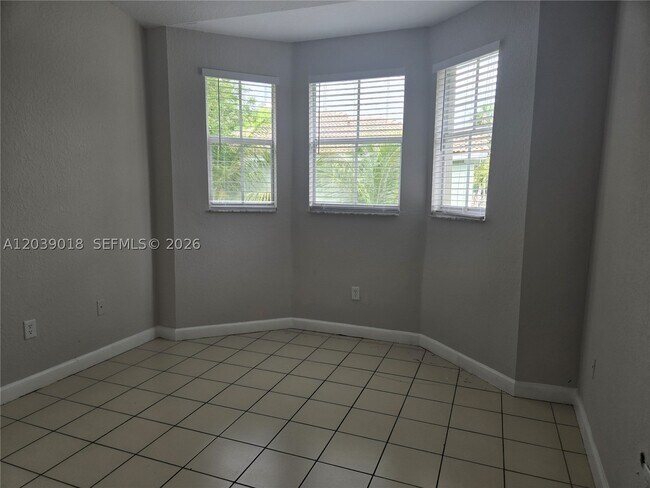 Foto del edificio - 2460 SE 16th Terrace