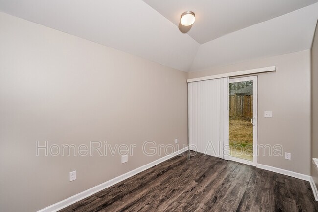 Building Photo - 360 Americana Dr
