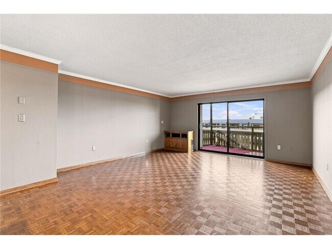 Foto del edificio - 400 Groveland Ave