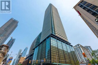 Building Photo - 501 Yonge St