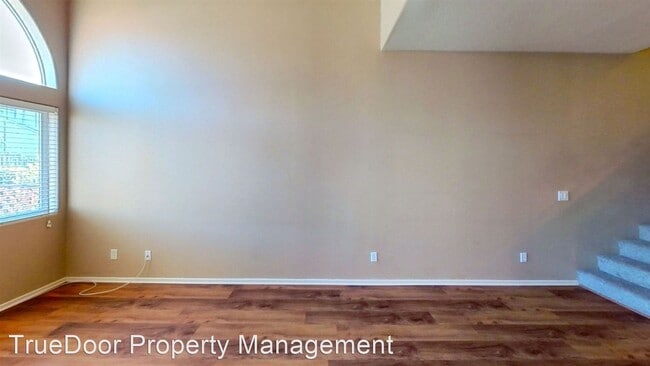 Building Photo - 3 br, 2.5 bath House - 1555 Orange Ave. Un...
