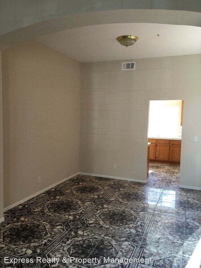 Foto del edificio - 4 br, 2.5 bath House - 15827 Fiddleleaf Rd.