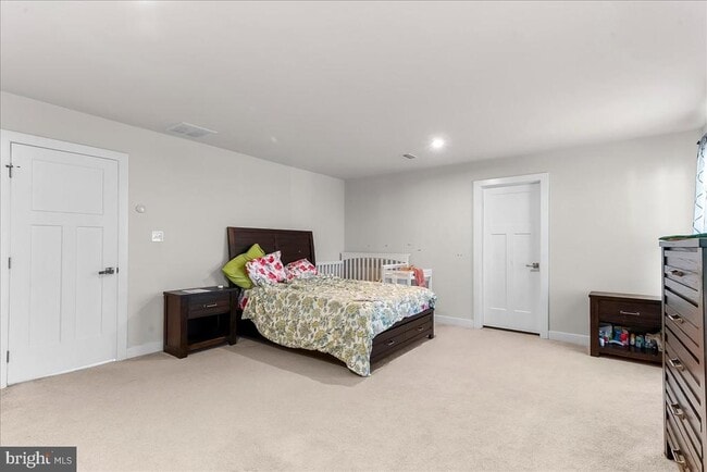 Building Photo - 305 Goodwick Dr