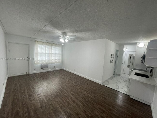 Building Photo - 3211 SW 44th St