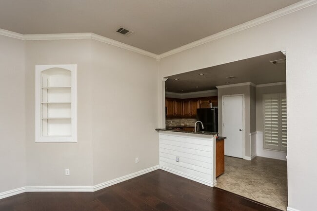 Building Photo - 10921 Emerald Park Ln