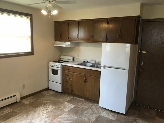 Foto del edificio - Forestview 1 Bedroom Lower Unit