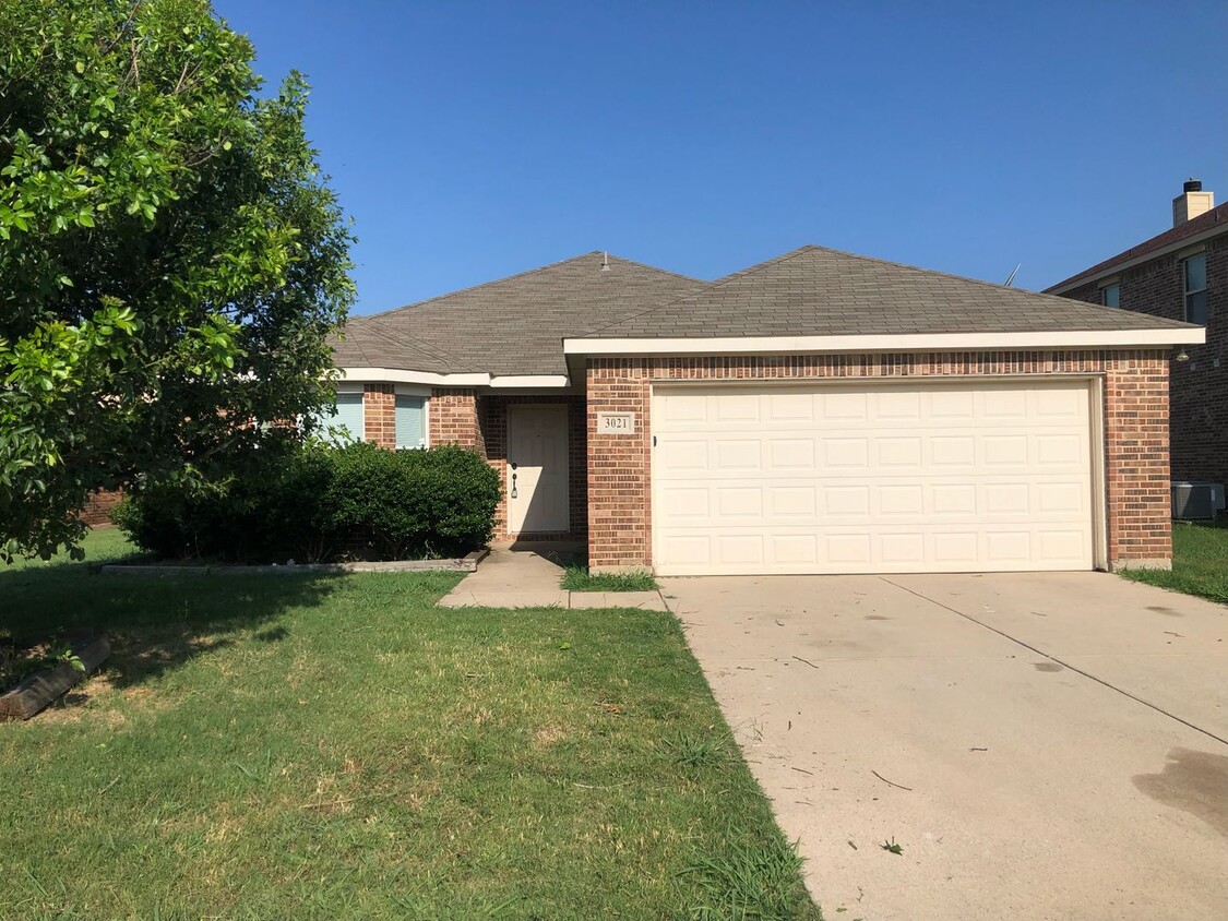 Foto principal - 3021 Lake Side Dr