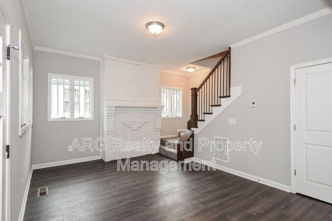 Building Photo - 393 Atwood St SW