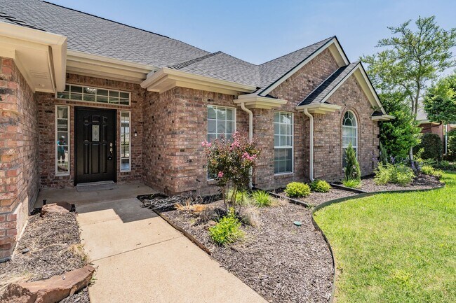 Building Photo - Stunning Home With Pool In North Richland ...