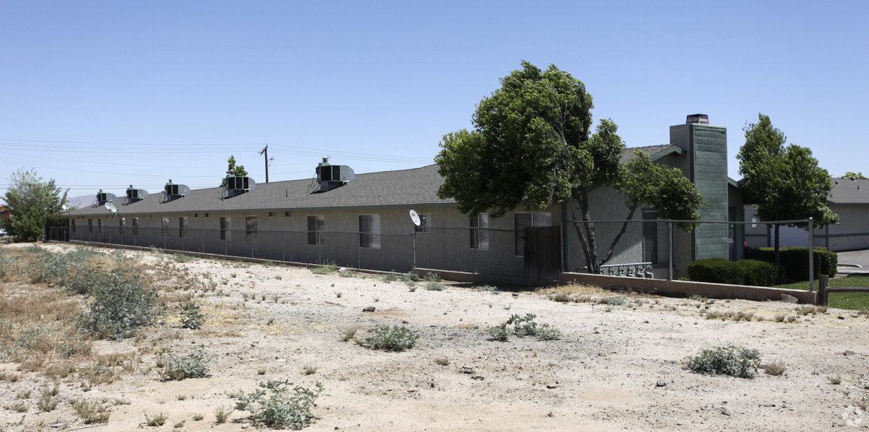 Building Photo - 15636 Sequoia Ave
