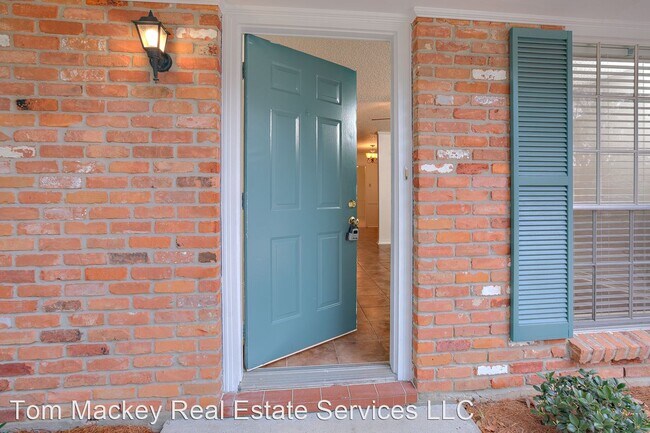 Foto del edificio - 3 br, 2 bath House - 8567 Barnett Dr.