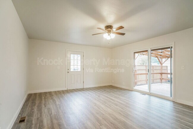 Foto del edificio - 4906 SE 108th Ave