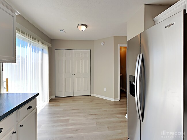 Foto del edificio - 4648 Cather Ct