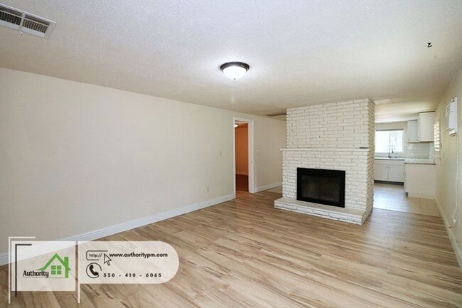 Building Photo - 2022 Jewell Ln