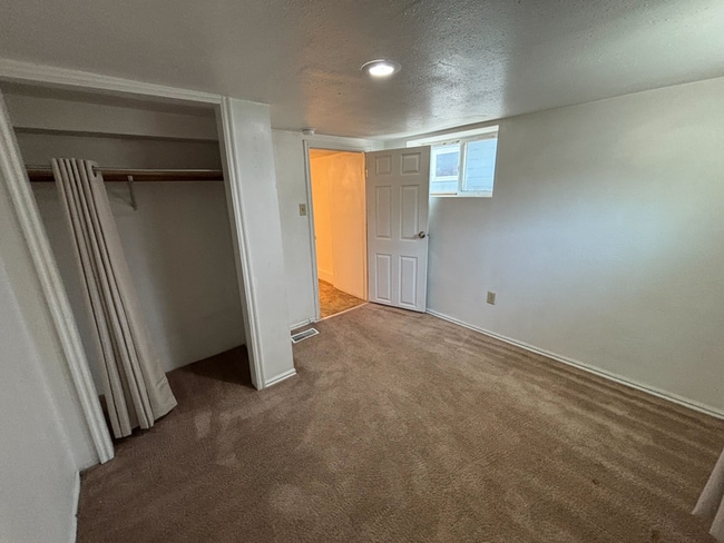 Building Photo - 1110 E 200 S