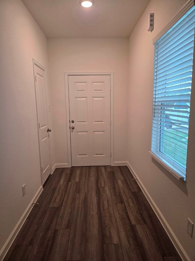 Building Photo - 632 Craven St