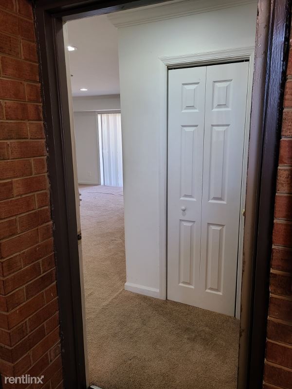 Building Photo - 3 br, 1.5 bath Condo - 12658 Dara Dr Apt #102